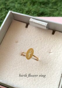 Birth Flower Ring in 925 sterling silver with custom engraving – Blingiton