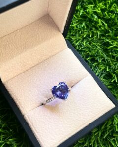 Amethyst Heart Ring 925 sterling silver featuring heart-shaped amethyst gemstone