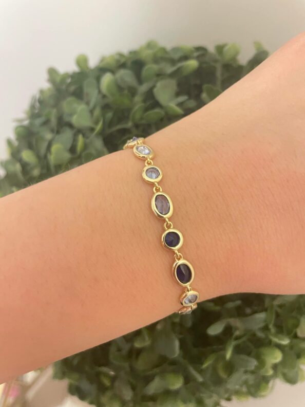 e1ab164b-799a-43b5-a273-227c25a5384a