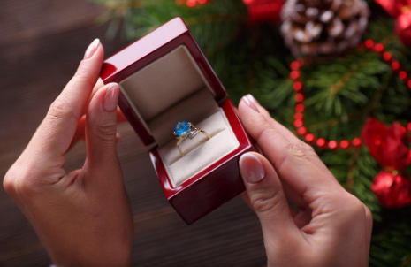 9 Birthflower & Birthstone Jewelry Ideas for Unique Custom Gifts