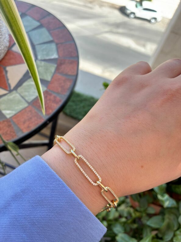 f7027368-b23a-4b3a-a32e-c13e0a3afb5b