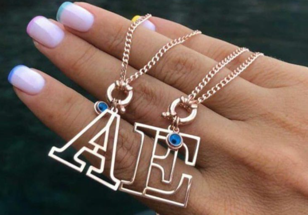 Couples Jewelry & Matching Sets: Meaningful Gifts for Two