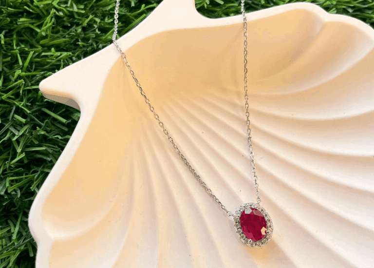 Minimalist Jewelry Trends 2026: Simple Styles That Shine