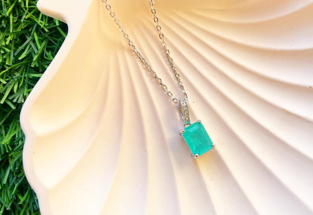 Why Sterling Silver Jewelry Looks Stunning in Winter Light? 5 Ideas to Style